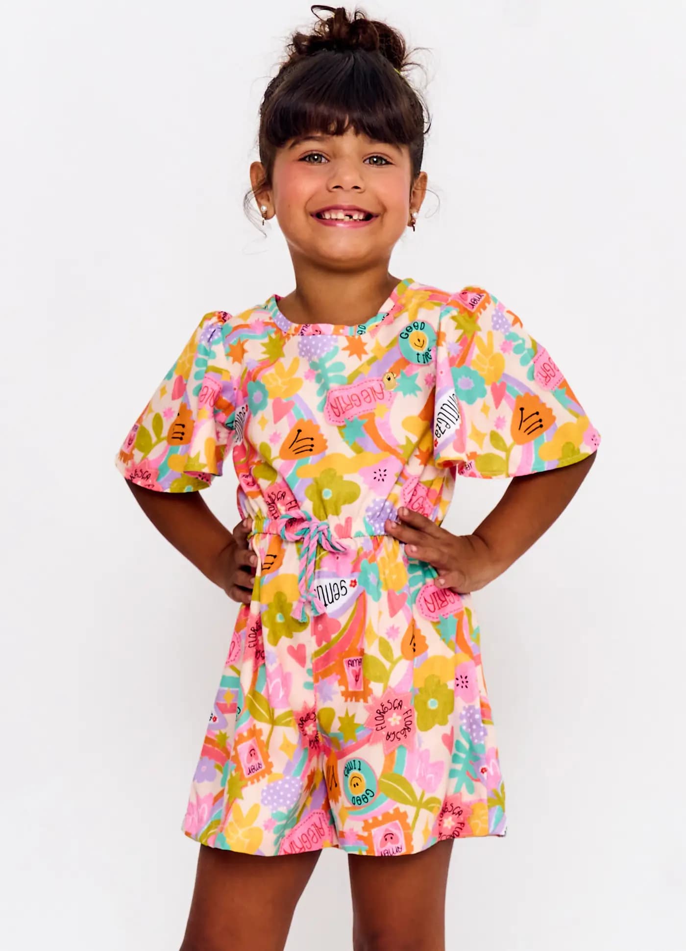 CONJ BATA E SHORT ALPHABETO ESTAMPADO EM ROSA E OFF WHITE 