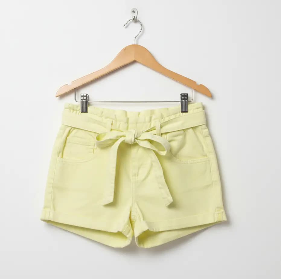 SHORT EM BRIM FEMININO  AMARELO LIMA