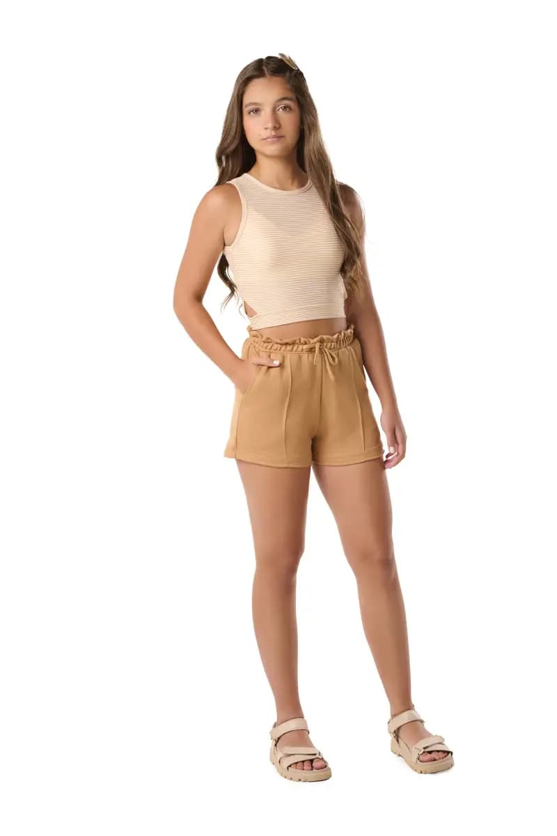 CJ.JUV REGATA MALHA LIST. LUREX C/ ABERTURA E SHORTS CLOCHARD MOL. C/ NERVURA, ETIQ. CLIPS E CORDÃO